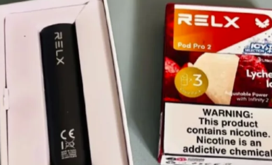 悦刻五代一抽就闪红灯是为什么？